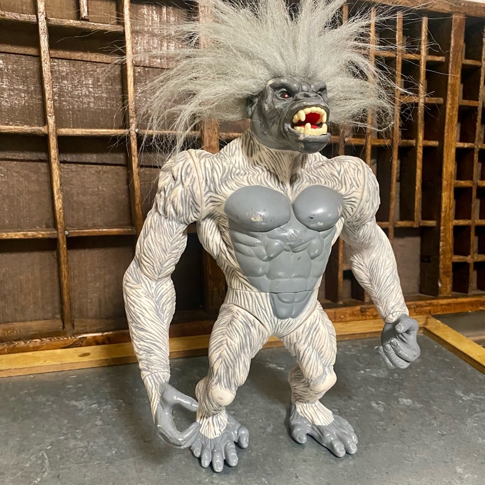 TMNT Mutants & Monsters Raphael vs The Yeti Boxed Set Playmates 2005 YETI ONLY - Picture 2 of 7